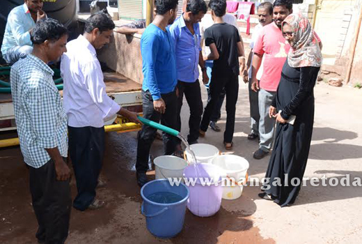 Bunder ward residents  complain of inadequate water supply 1